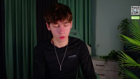 Snapshot of mark_safr chatting on 12, 1, 2026 Mark online show from 12, 1, 2026