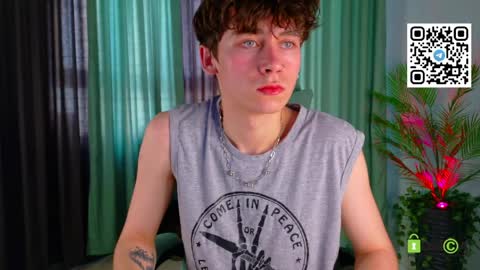 Snapshot of mark_safr chatting on 5, 4, 2026 Mark online show from 5, 4, 2026