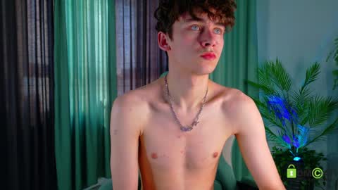 Snapshot of mark_safr chatting on 8, 4, 2026 Mark online show from 8, 4, 2026