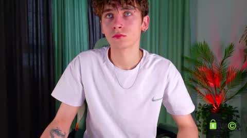 Snapshot of mark_safr chatting on 15, 4, 2026 Mark online show from 15, 4, 2026