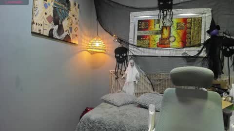 markbowie online show from 17, 10, 2025