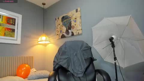 markbowie online show from 10, 6, 2026