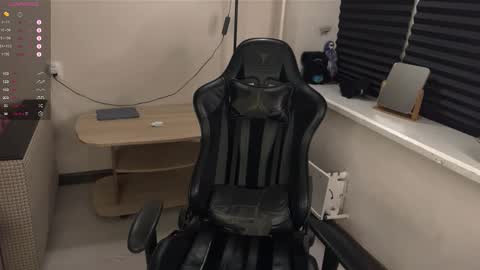 Mark online show from 5, 12, 2025