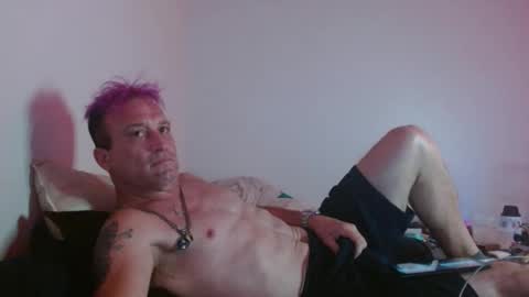 markymark101825061 online show from 4, 12, 2024