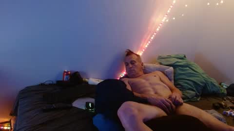 markymark101825061 online show from 11, 2, 2025