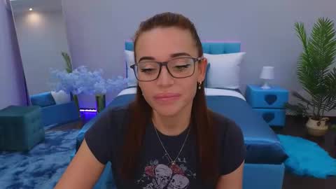 Snapshot of marladewis chatting on 4, 10, 2025 MarlaDewis online show from 4, 10, 2025