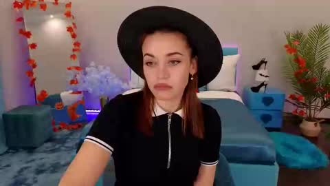 Snapshot of marladewis chatting on 6, 11, 2025 MarlaDewis online show from 6, 11, 2025