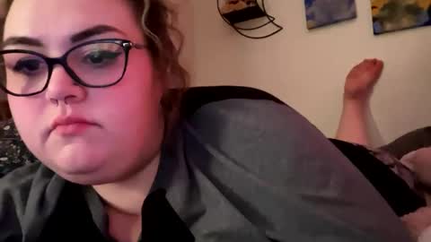 Snapshot of maroon_moon chatting on 14, 2, 2025 maroon_moon online show from 14, 2, 2025