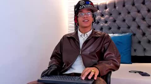 MARSHALL online show from 22, 12, 2025