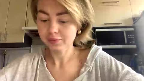 Snapshot of martaluna_ chatting on 26, 10, 2025 Marta online show from 26, 10, 2025