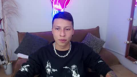Snapshot of martin_west chatting on 21, 10, 2025 Martin online show from 21, 10, 2025