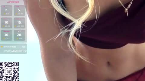 Snapshot of martina_isseee chatting on 19, 11, 2025 Martina online show from 19, 11, 2025