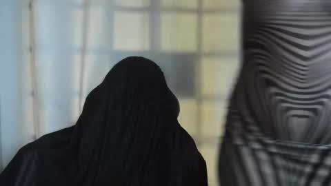 Laura online show from 3, 3, 2025