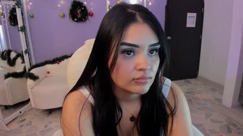 Snapshot of martina_saenz1 chatting on 13, 12, 2024 Martina online show from 13, 12, 2024