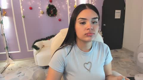 Snapshot of martina_saenz1 chatting on 18, 12, 2024 Martina online show from 18, 12, 2024