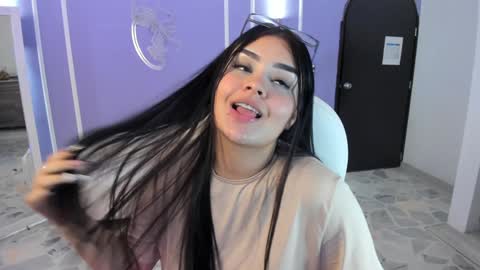 Snapshot of martina_saenz1 chatting on 23, 1, 2025 Martina online show from 23, 1, 2025