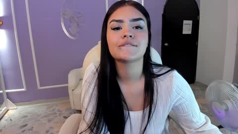 Snapshot of martina_saenz1 chatting on 25, 1, 2025 Martina online show from 25, 1, 2025
