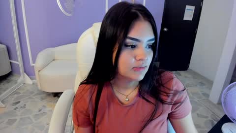 Snapshot of martina_saenz1 chatting on 1, 2, 2025 Martina online show from 1, 2, 2025