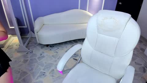 Snapshot of martina_saenz1 chatting on 4, 2, 2025 Martina online show from 4, 2, 2025