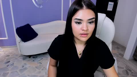 Snapshot of martina_saenz1 chatting on 6, 2, 2025 Martina online show from 6, 2, 2025