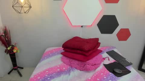 Snapshot of martinaclark chatting on 6, 12, 2024 Martina online show from 6, 12, 2024
