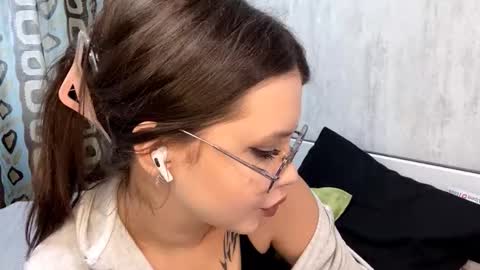 Mia online show from 13, 2, 2026