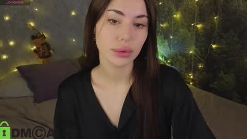 Mary  GMT 3 Mon Tue Wed Thu Fri 0300am - 0900am online show from 22, 12, 2025