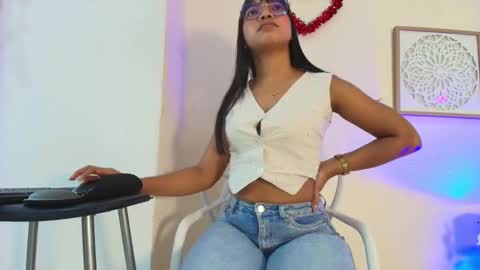 mary_cute9 online show from 25, 3, 2026