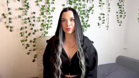 Snapshot of mary_jenet chatting on 30, 9, 2025 Mary Jenet online show from 30, 9, 2025