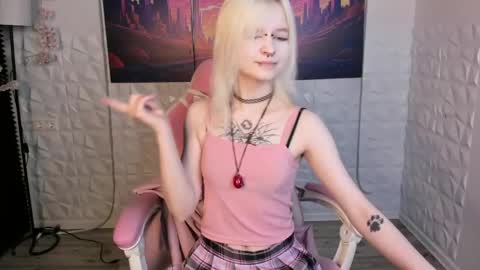 Snapshot of mary_wester chatting on 7, 6, 2026 Mary online show from 7, 6, 2026