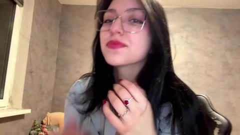 Snapshot of maryellensiewert chatting on 19, 12, 2025 Stephie online show from 19, 12, 2025