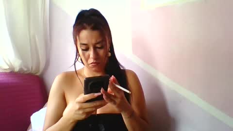 Snapshot of maryem199115 chatting on 6, 8, 2026 maryem online show from 6, 8, 2026