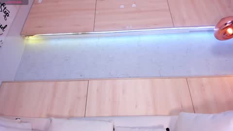 Snapshot of maryevans_ chatting on 8, 1, 2025 online show from 8, 1, 2025