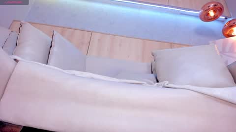 Snapshot of maryevans_ chatting on 27, 1, 2025 online show from 27, 1, 2025
