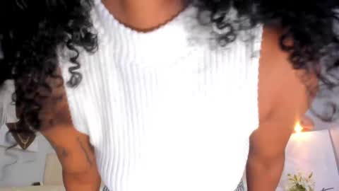 Snapshot of maryevans_ chatting on 9, 9, 2025 online show from 9, 9, 2025