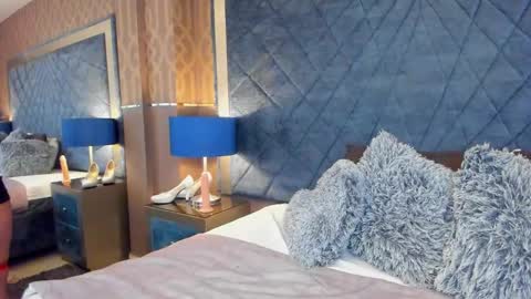 maryhawkey online show from 14, 1, 2026