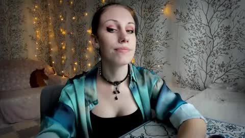 Mary Lou online show from 28, 9, 2025