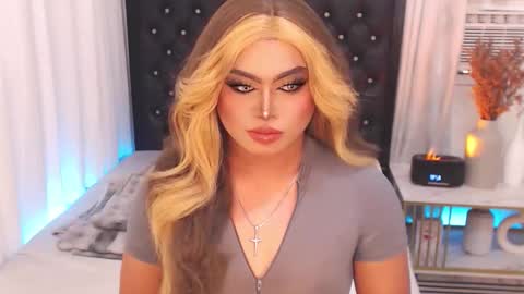 Snapshot of marymonroexxx chatting on 26, 9, 2025 marymonroexxx online show from 26, 9, 2025
