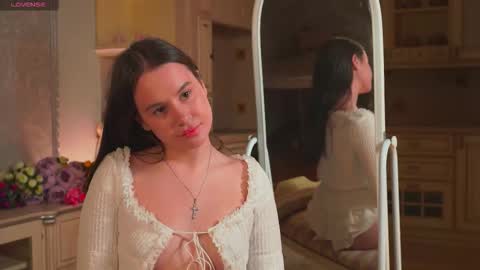 I am Mary   Its my first day here online show from 10, 9, 2025
