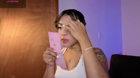 Snapshot of maryybellax chatting on 9, 11, 2025 maryybellax online show from 9, 11, 2025