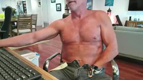 Snapshot of mascmuscle49 chatting on 20, 11, 2025 mascmuscle49 online show from 20, 11, 2025