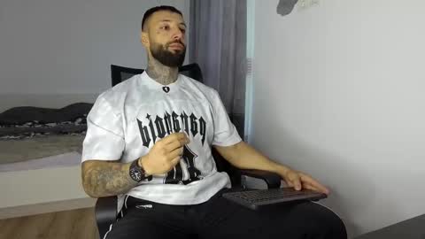 Snapshot of masculineguy69 chatting on 15, 10, 2025 masculineguy69 online show from 15, 10, 2025