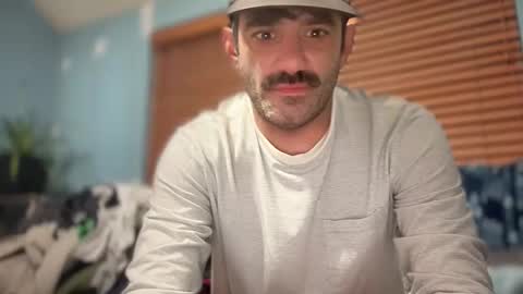 Snapshot of masculinehole chatting on 15, 10, 2025 Masculine Hole online show from 15, 10, 2025