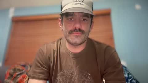 Snapshot of masculinehole chatting on 4, 11, 2025 Masculine Hole online show from 4, 11, 2025