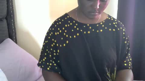 Snapshot of maseratty chatting on 31, 10, 2025 Cate online show from 31, 10, 2025