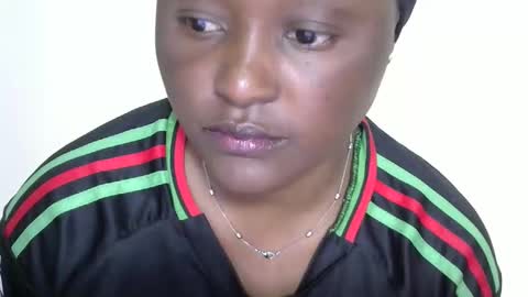 Snapshot of maseratty chatting on 16, 11, 2025 Cate online show from 16, 11, 2025