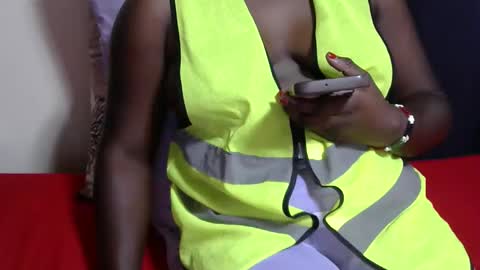 Snapshot of maseratty chatting on 16, 11, 2025 Cate online show from 16, 11, 2025