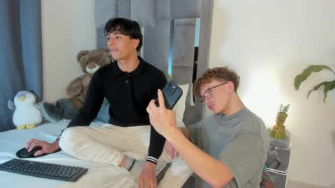 Snapshot of mash_angelo chatting on 8, 11, 2025 mash_angelo online show from 8, 11, 2025