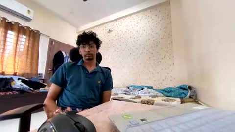 maskboyz2003 online show from 24, 10, 2025