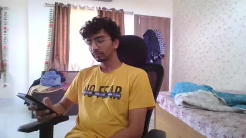 Snapshot of maskboyz2004 chatting on 4, 10, 2025 Mask Boy online show from 4, 10, 2025